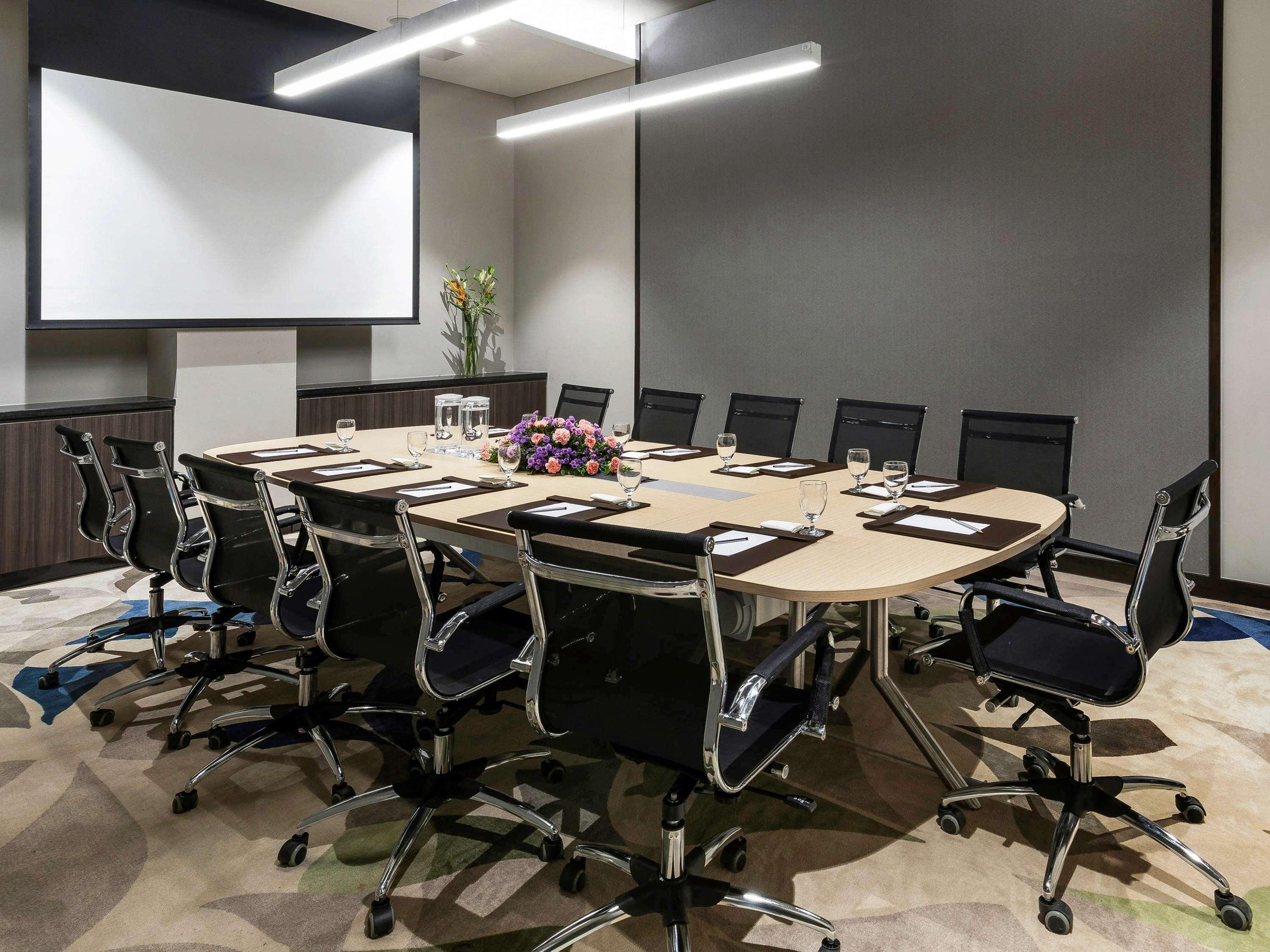 Grand Mercure Ahmedabad Gift City - An Accor Hotels Brand ガンディーナガル エクステリア 写真