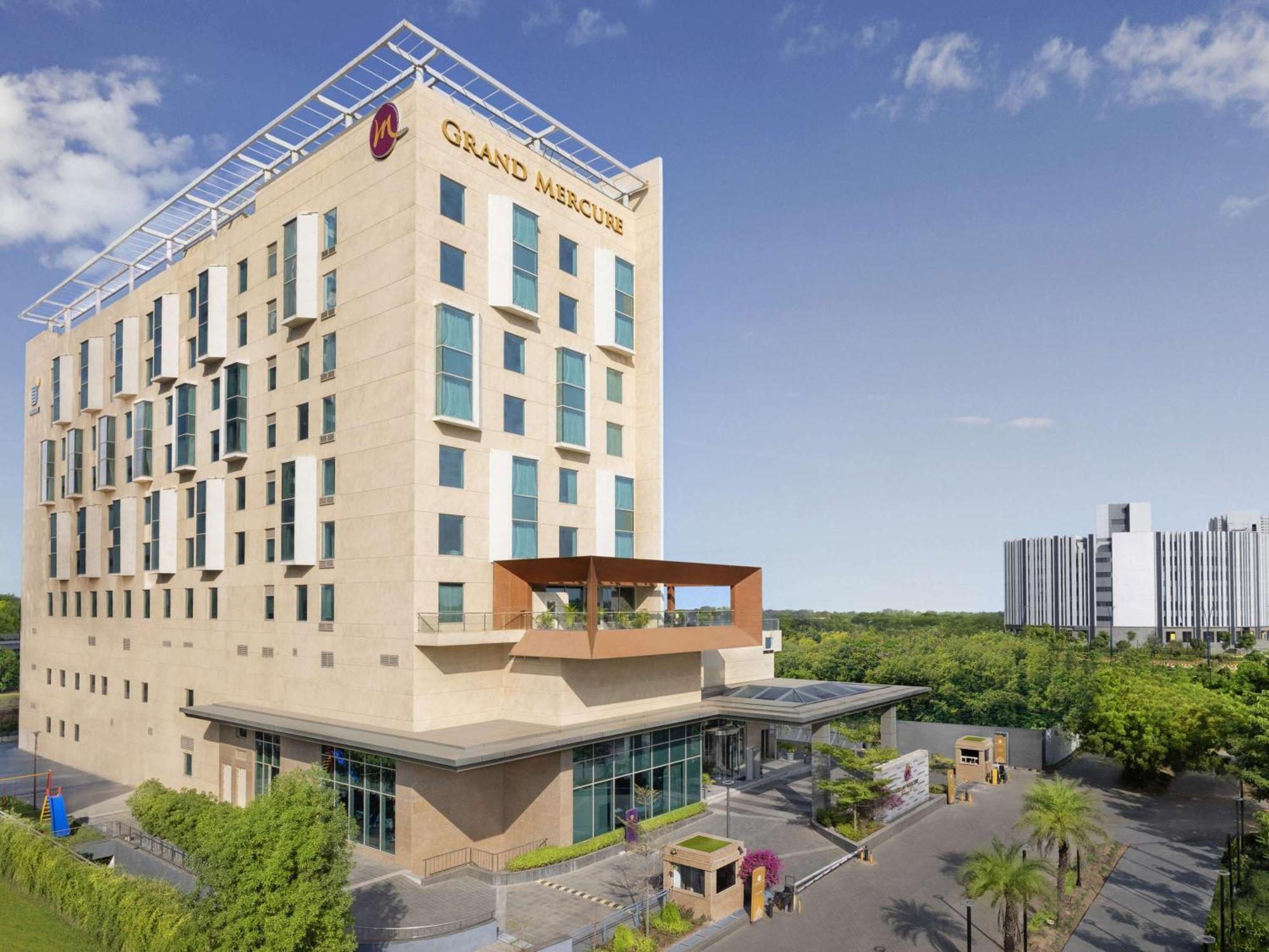Grand Mercure Ahmedabad Gift City - An Accor Hotels Brand ガンディーナガル エクステリア 写真