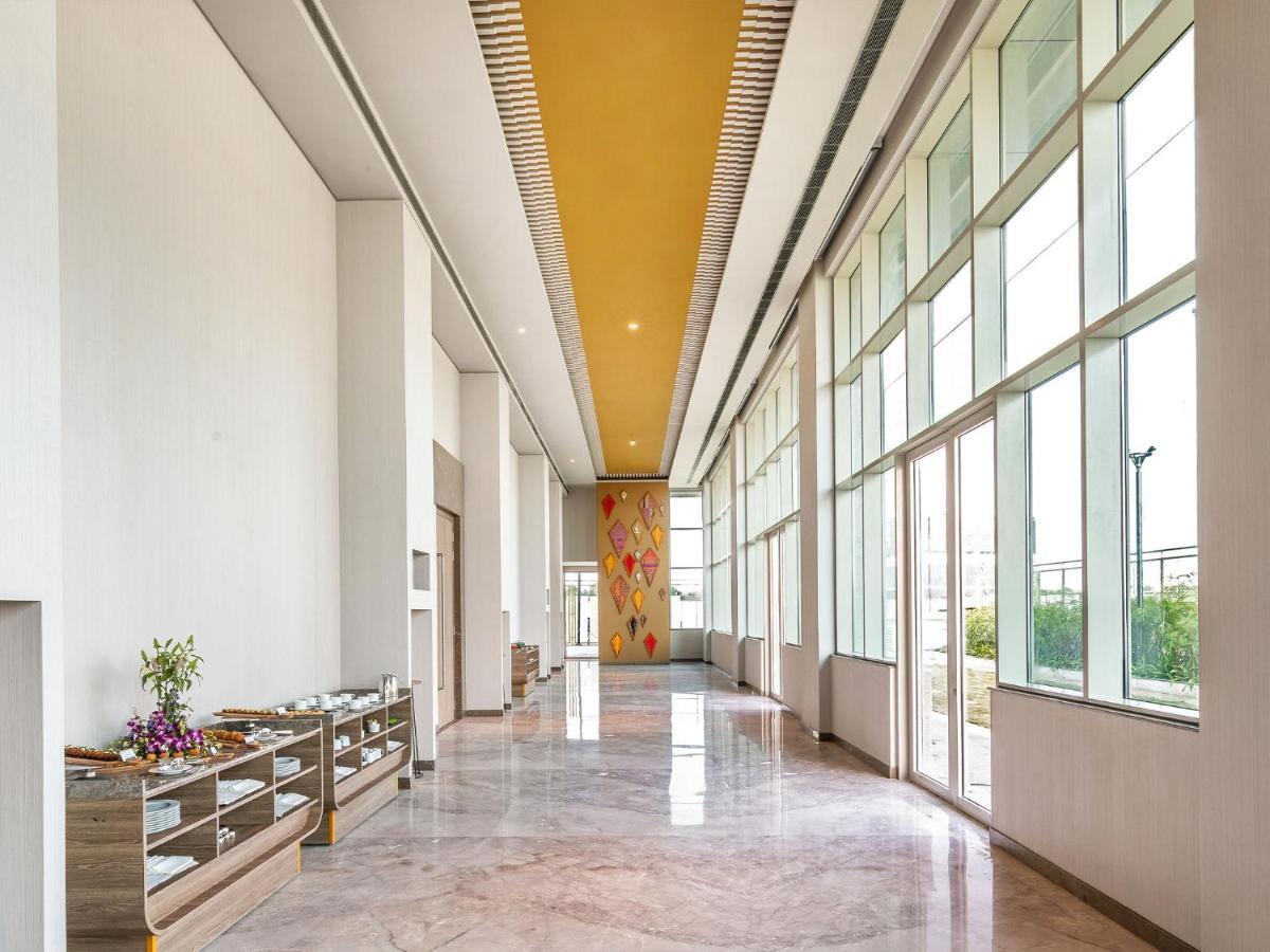 Grand Mercure Ahmedabad Gift City - An Accor Hotels Brand ガンディーナガル エクステリア 写真
